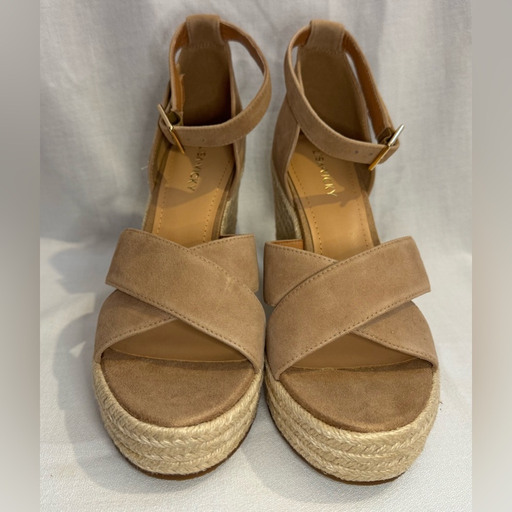NIB Lisa and Vicky Platform Wedges in Cognac Sz 8